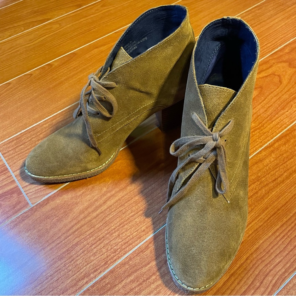 NWT✨US8 GAP Women's Suede Lace-up Booties